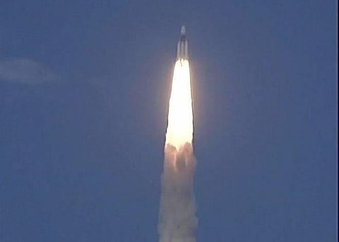 சக்திவாய்ந்த ஜி.எஸ்.எல்.வி-மார்க்-3 ராக்கெட் வெற்றிகரமாக விண்ணில் செலுத்தப்பட்டது