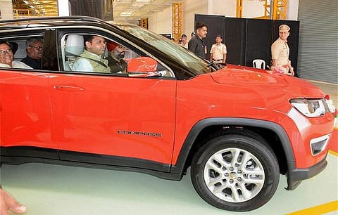 பியட் ஆலையில் ஜீப் கம்பாஸ்