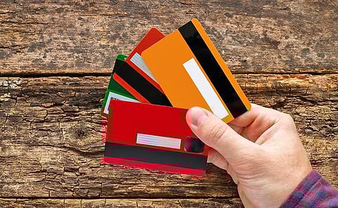 கிரெடிட் கார்டுகளை கவனமாக கையாள...