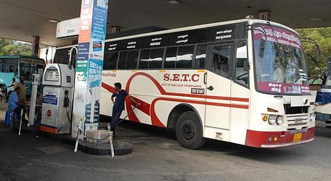 போக்குவரத்துக் கழகங்களில் இந்த ஆண்டுக்குள் 4000 பேர் ஓய்வு: பஸ் சேவை பாதிக்கும் - அரசு நடவடிக்கை எடுக்குமா?