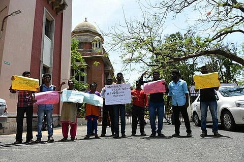 சென்னை அம்பேத்கர் பெரியார் வாசகர் வட்டம் சார்பில் மாட்டிறைச்சி உண்ணும் போராட்டம்