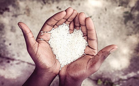 தமிழகம் முழுவதும் கடைகளில் அதிகாரிகள் தீவிர சோதனை: பிளாஸ்டிக் அரிசி விற்பதாக வதந்தி பரப்பினால் நடவடிக்கை - உணவுத் துறை அமைச்சர் காமராஜ் எச்சரிக்கை