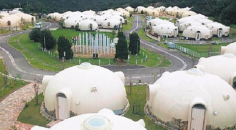 உலக மசாலா: நிலநடுக்கத்தைத் தாங்கக்கூடிய அதிசய வீடுகள்!