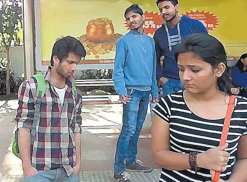 அறிவோம் தெளிவோம்: காலணியில் ஒரு பாதுகாப்புக் கருவி