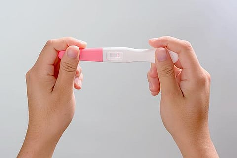 கேளாய் பெண்ணே: குழந்தைப்பேறு ஏன் தள்ளிப்போகிறது?