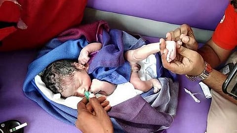 ஜெட் ஏர்வேஸ் விமானத்தில் பயணித்தபோது பெண்ணுக்கு பிரசவம்: ஆண் குழந்தை பிறந்தது