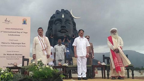 இளைஞர்களை போதைப் பழக்கத்திலிருந்து தடுக்கும் கருவி யோகா: தமிழக ஆளுநர்