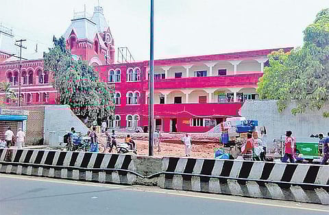 மக்கள் வந்து செல்ல வசதியாக சென்னை சென்ட்ரல் ரயில் நிலைய புதிய நுழைவாயில் திறப்பு