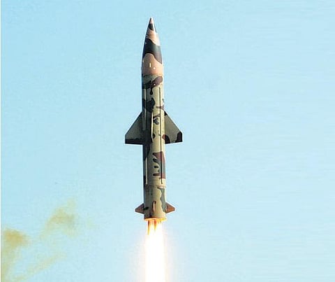 வடகொரியாவுக்குப் போட்டியாக தென் கொரியா ஏவுகணை சோதனை