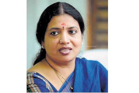 7 கோடி ரூபாய் மதிப்புள்ள பழைய நோட்டுகள் பறிமுதல் நடிகை ஜீவிதாவின் மேலாளர் கைது