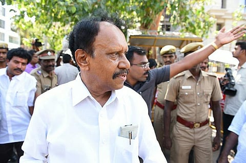 கட்சியில் குழப்பத்தை ஏற்படுத்துகிறார் தம்பிதுரை: அதிமுக எம்.பி.க்கள் கண்டனம்