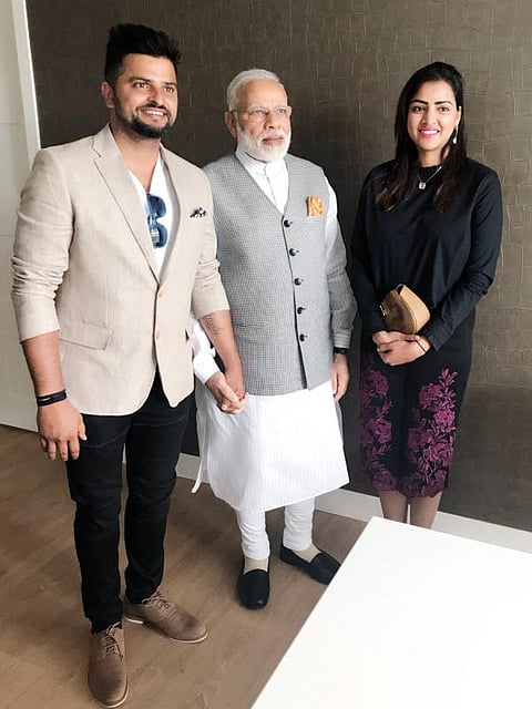 நெதர்லாந்தில் பிரதமர் மோடியைச் சந்தித்த சுரேஷ் ரெய்னா நெகிழ்ச்சி