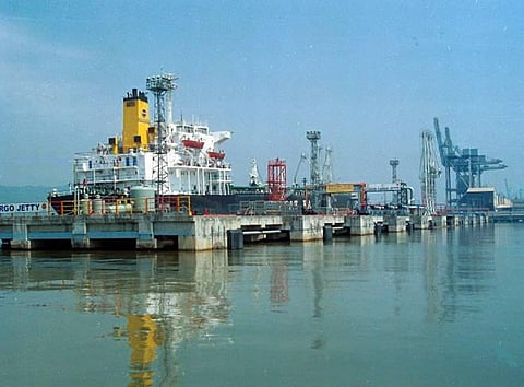 மும்பை ஜவஹர்லால் நேரு துறைமுகம் ரேன்சம்வேர் தாக்குதலால் பாதிப்பு