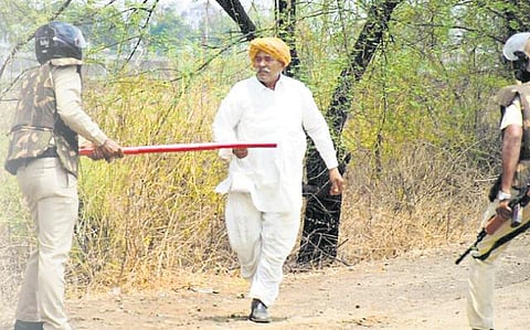 மந்த்சவுர் விவசாயிகளின் கதை