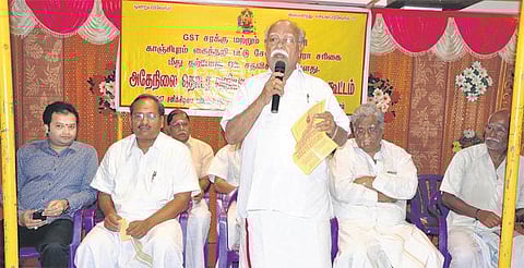 ஜிஎஸ்டியிலிருந்து விலக்கு அளிக்க வலியுறுத்தல்: பட்டுச் சேலை தயாரிப்போர் கடையடைப்பு நடத்த முடிவு