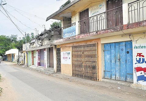 2-வது நாளாக கடையடைப்பு: கதிராமங்கலத்தில் 10-ம் தேதி கிராமத்துக்குள் நுழைய அனைத்துக் கட்சிகள் முடிவு