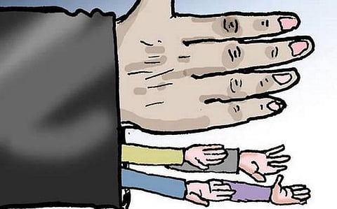 ஊழல் புகாரில் சிக்கிய அதிகாரிகளின் தகவல்களை வெளியிட வேண்டும்: மத்திய அரசுக்கு தகவல் ஆணையம் உத்தரவு