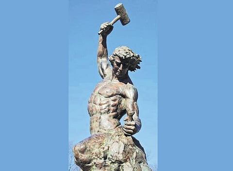 ஜென் கதை: பாறை உடைப்பவனின் பாடல்