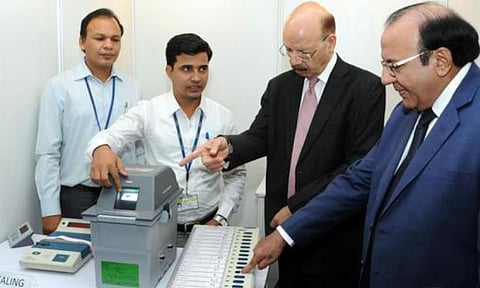 நசீம் ஜைதி இன்று ஓய்வு பெறுகிறார்: புதிய தலைமை தேர்தல் ஆணையராக அச்சல் குமார் ஜோதி நாளை பதவியேற்பு