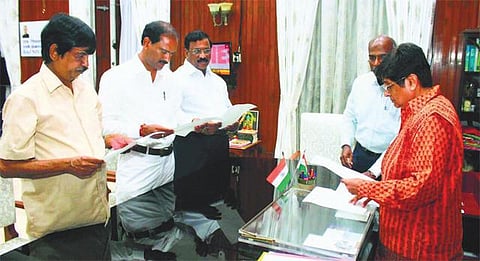 புதுச்சேரி அரசியலில் குழப்பம், பரபரப்பு: நியமன எம்எல்ஏக்களுக்கு ஆளுநர் பதவிப் பிரமாணம் - நாடாளுமன்றம் முன்பு போராட்டம்: காங்கிரஸ் அறிவிப்பு