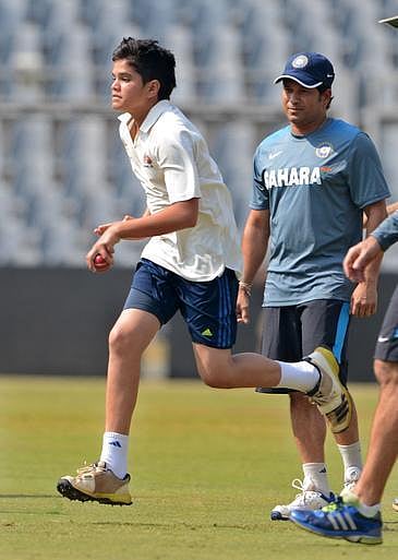 அர்ஜுன் டெண்டுல்கரின் கால்பெயர்க்கும் யார்க்கர்: காய அச்சுறுத்தலால் ஜானி பேர்ஸ்டோ ஒரே பந்தில் வெளியேறினார்