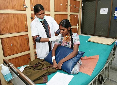 சமூகப் பார்வை: இவர்களை மட்டும் ஏன் இரண்டு முறை பார்க்கிறீர்கள்?