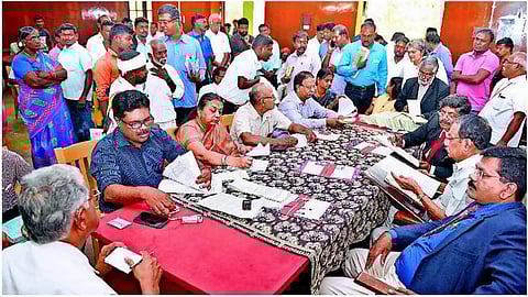 கோவையில் மக்கள் நீதிமன்றத்தில் 1,383 வழக்குகளுக்கு தீர்வு