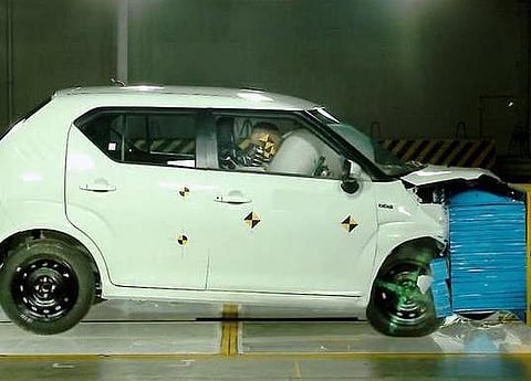 பயணிகள், பாதசாரிகளின் பாதுகாப்புக்கான கார் தயாராவது எப்படி?