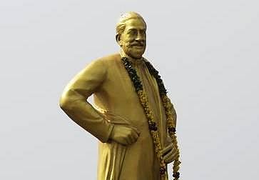 மெரினா கடற்கரை சர்வீஸ் சாலையில் சிவாஜி கணேசன் சிலையை மாற்றக் கோரி மனுத்தாக்கல்