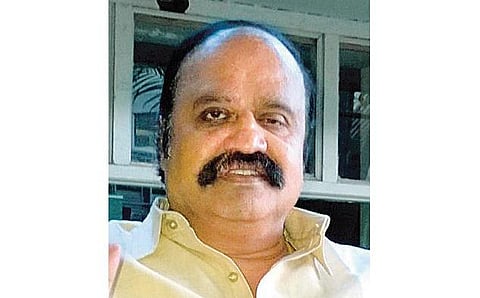 சசிகலாவின் பெயரை தொடர்ந்து கெடுத்தால் டிஐஜி ரூபா மீது மான நஷ்ட வழக்கு தொடுப்பேன்: அதிமுக செய்தித் தொடர்பாளர் புகழேந்தி ஆவேசம்