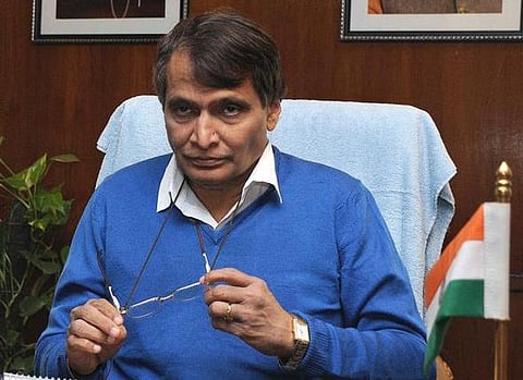 ரயில்வே அமைச்சகம் தொடர்புடைய 66,000 வழக்குகள் நிலுவை