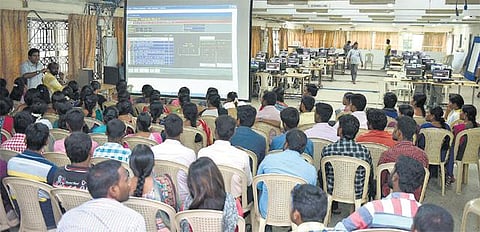 பொறியியல் தேர்வுக்கு திட்டமிட வசதி: தேர்வுகால அட்டவணை முன்கூட்டியே வெளியீடு - விடுமுறை நாட்களும் அறிவிப்பு