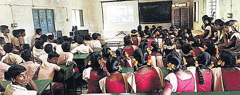 2.60 லட்சம் மாணவர்களிடம் கலாமின் கனவுகளை விதைத்த அரசு பள்ளி ஆசிரியர்