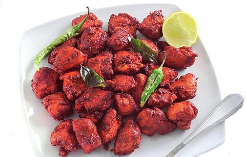 உயிர் வளர்த்தேனே 47: நிஜமாகவே ஊட்டம் தருமா சிக்கன் 65?