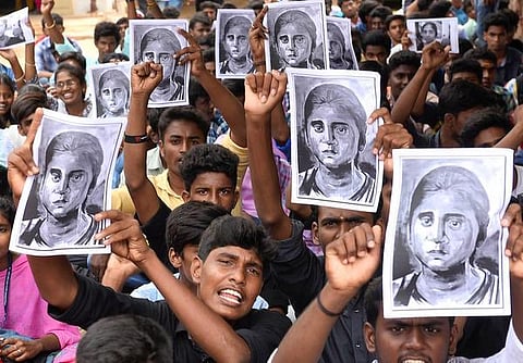 தூக்கில் தொங்கிய சமூகநீதி