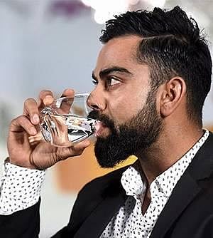 பலகோடி ரூபாய் பெறுமான குளிர்பான விளம்பர ஒப்பந்தத்தை மறுத்தார் விராட் கோலி