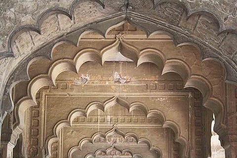 கட்டிடம் சொல்லும் கதைகள் – 1: ஷாஜகான் கட்டிய செங்கோட்டை