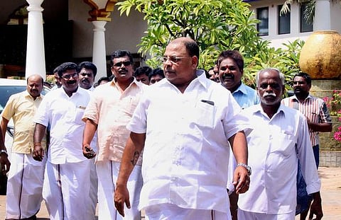 விவாதக் களம்: தகுதி நீக்க விவகாரம்- உங்கள் கருத்து என்ன?