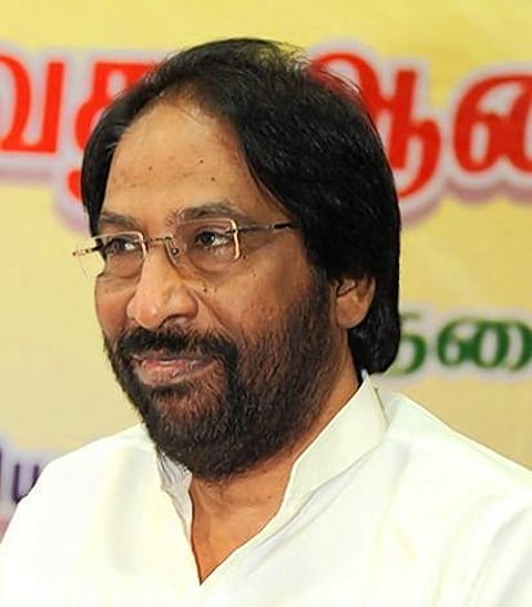 ஆண்டுக்கு ஒருமுறை ஆலமரத்தை தேடிவரும் பெரியார் ஈ.வெ.ரா கல்லூரி முன்னாள் மாணவர்கள்