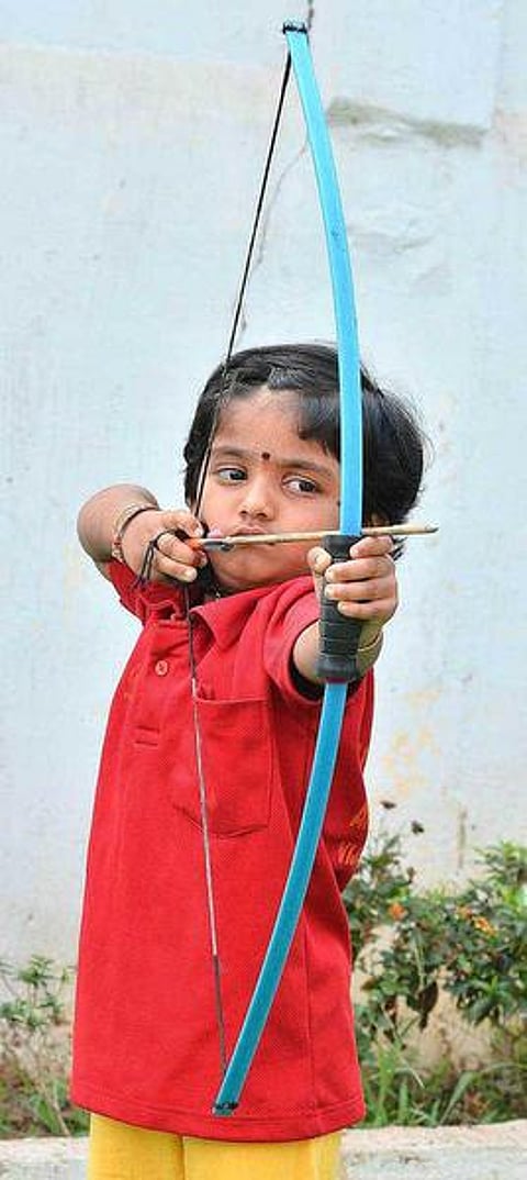 வில்வித்தை ஷிவானி!