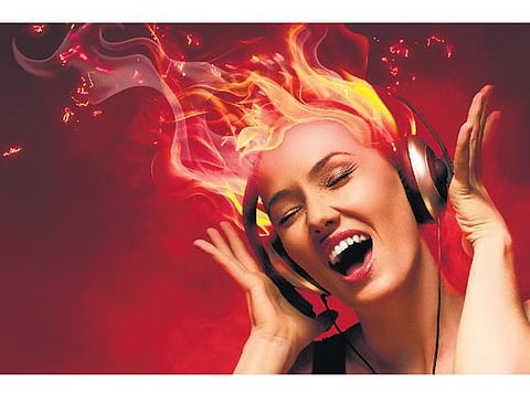 ஒரு நிமிடக் கட்டுரை: பாடல் படும் பாடு