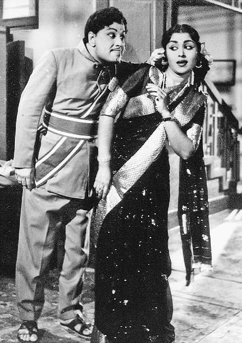 நீர்க் குமிழி 2: சிறையில் பூத்த எழுத்தாளர்!