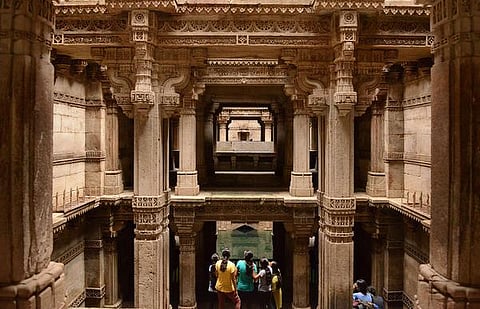 வியப்பூட்டும் இந்தியா: ராணியின் படிக்கிணறு