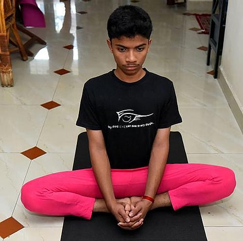 உடல் வளர்த்தேன்.. உயிர் வளர்த்தேனே 23: மூட்டு வலியை நீக்கும் எளிய பயிற்சிகள்