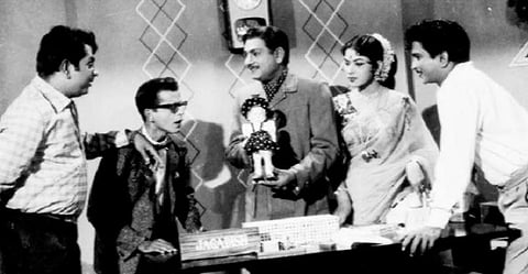 வேட்டையாடு விளையாடு 04: நேருவைக் கவர்ந்த திரைப்படம்