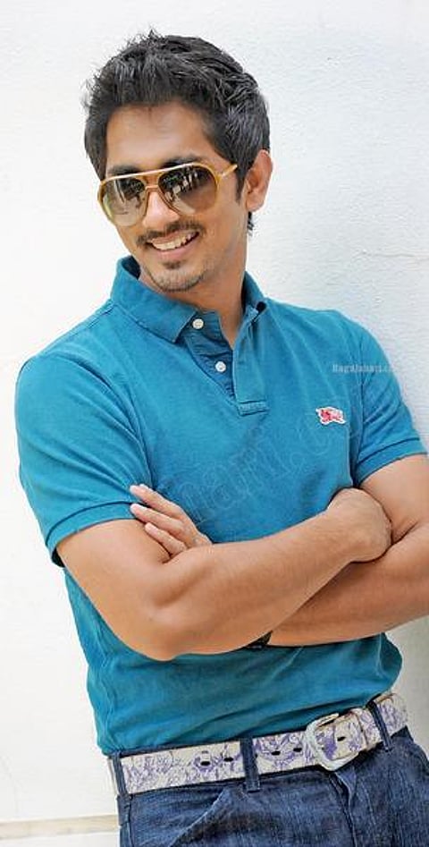 எனக்கு ட்விட்டர் போதும்! - சித்தார்த் பேட்டி