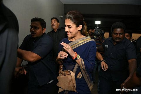 விவாதக்களம்: லேடி சூப்பர்ஸ்டார் ஆவாரா நயன்தாரா?