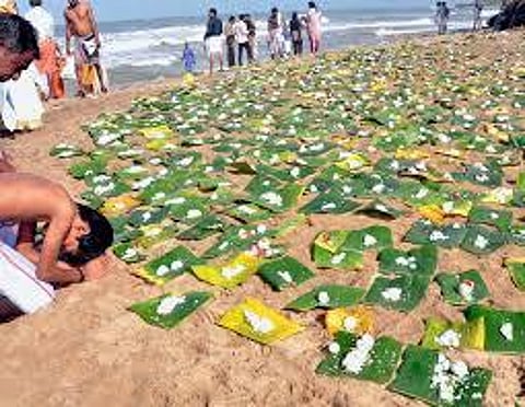 மாத தர்ப்பணம்... அமாவாசை தர்ப்பணம்!