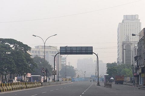 சென்னை, கோவை நகரங்களில் காலை நேரத்தில் நிலவிய பனி மூட்டம்