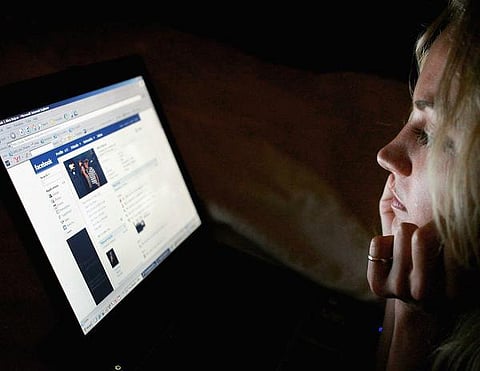 சமூக ஊடக உலா: உஷார்படுத்தும் ஃபேஸ்புக் சங்கதிகள்!